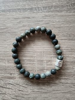 Heren armband mat Zo&iuml;siet met matzilverkleurige kraal