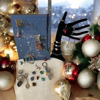 Adventskalender met div sieraden en accessoires