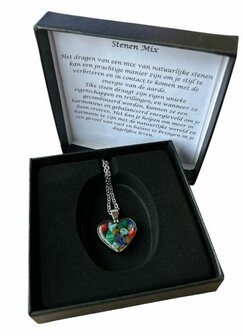 Ketting RVS met hartje en stenenmix van natuursteen