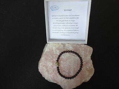 Dames armband Granaat met boeddhakraal