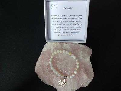 Dames armband Parelmoer met tree of lifebedel