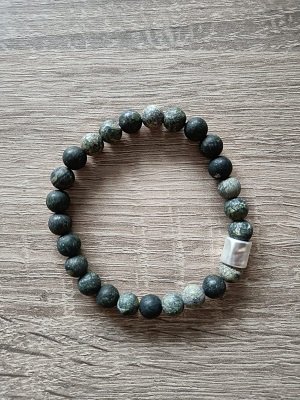 Heren armband mat Zo&iuml;siet met matzilverkleurige kraal