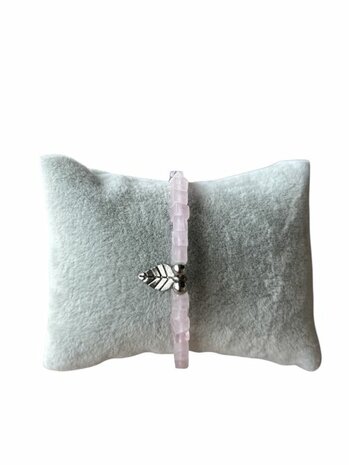 Dames armband Rozenkwarts met veer