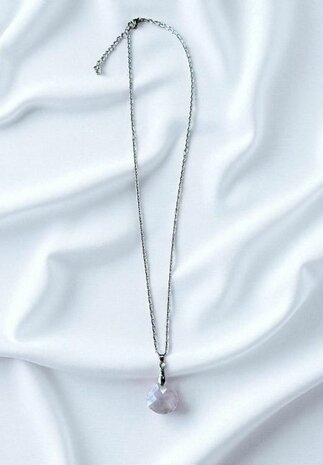 Ketting met natuursteen Rozenkwarts